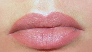 All about permanent lip makeup